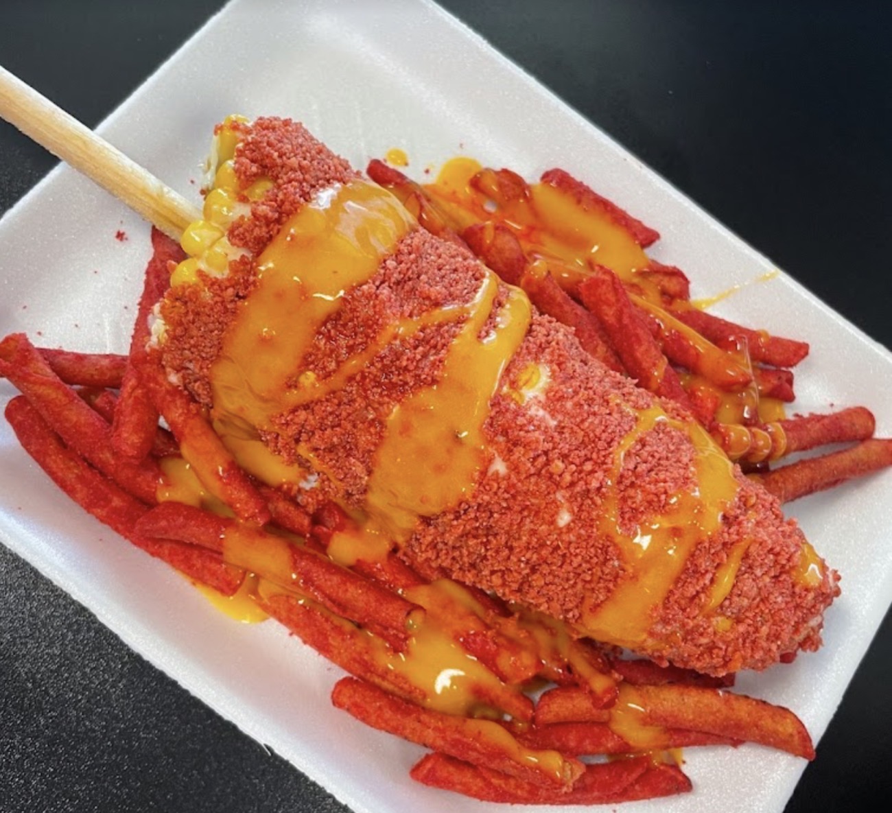 Elote con Hot Cheeto